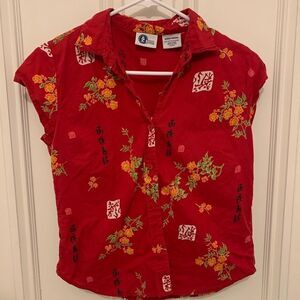 Red Asian inspired floral short sleeve top medium